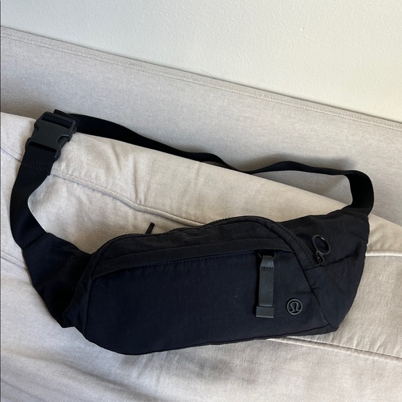 Lulu Lemon Black Belt Bag - Picture 5 of 5